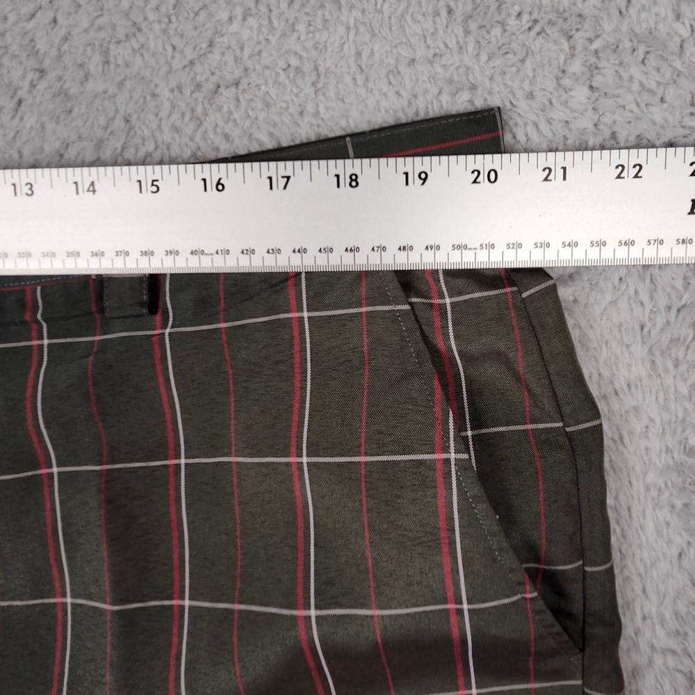 IZOD XFG Shorts Mens 40 Green Plaid Golf Performance Flat Front Bermuda Chinos‎ - Picture 7 of 11